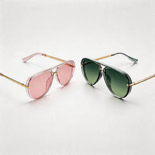 Cargar imagen en el visor de la galería, Pretty Nostalgic Sunglasses
