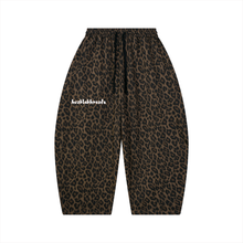 Cargar imagen en el visor de la galería, Hustle Leopard Barrel Leg Sweatpants
